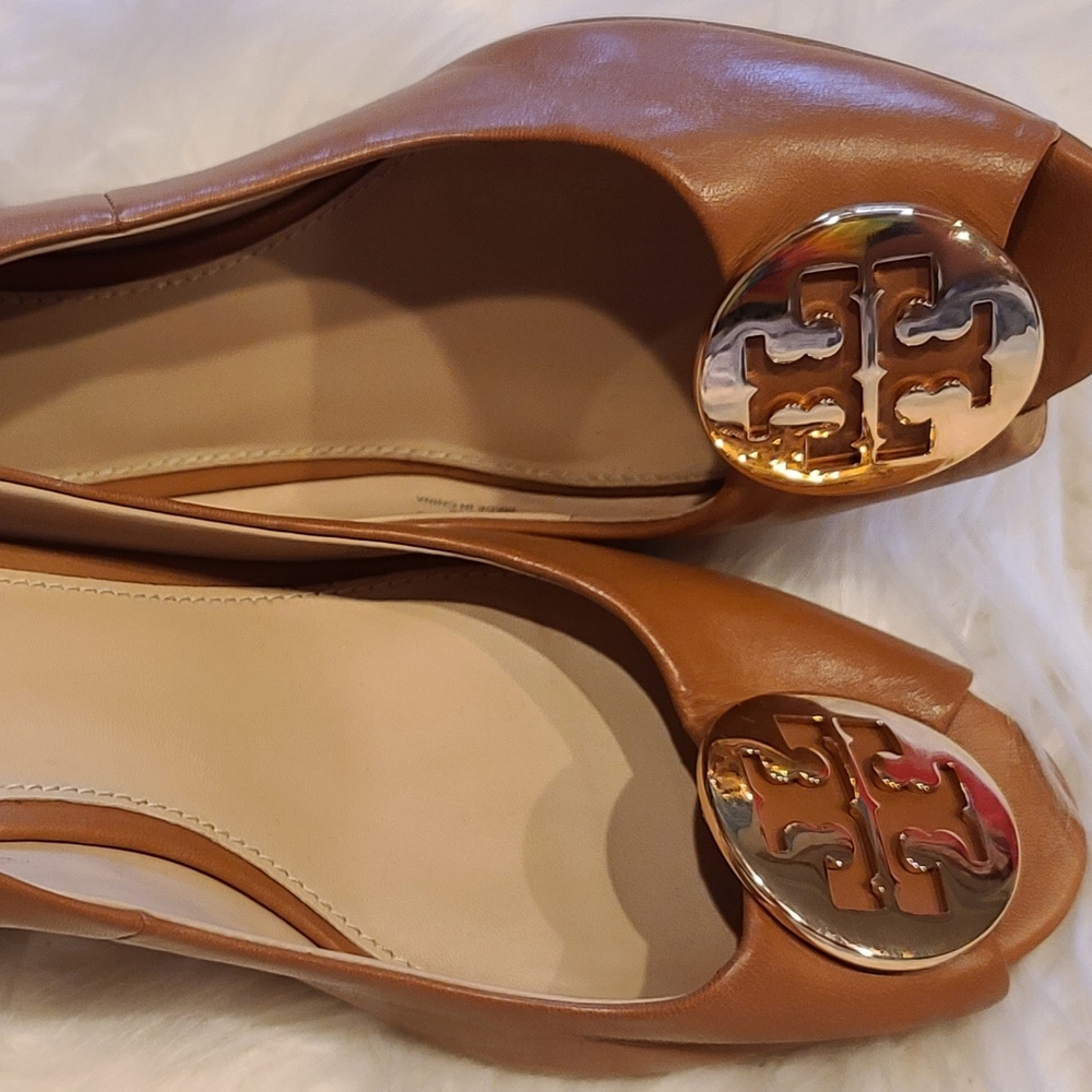 Tan Camel Tory Burch Pumps